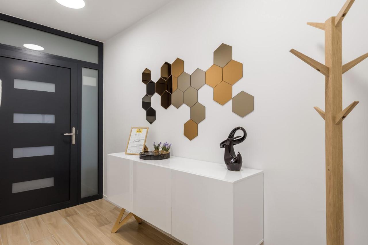 Modern Apartment Di Piu With Free 20M2 Garage Parking Рієка Екстер'єр фото